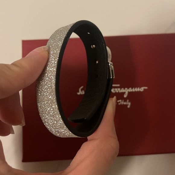 Ferragamo Gancini Bracelet - Picture 3 of 6